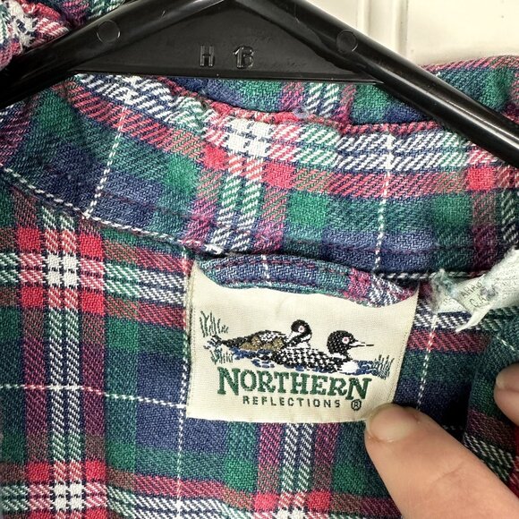 Northern Reflections Plaid flannel button down size Small - Picture 4 of 5